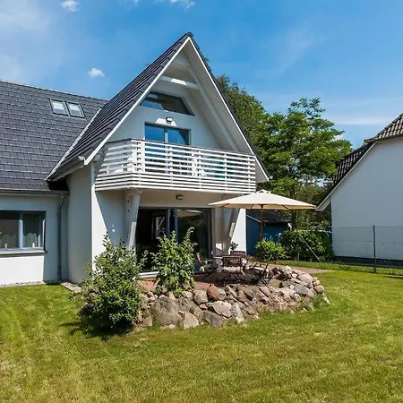 Drei Akazien 1 * Neuhaus (Mecklenburg-Vorpommern)