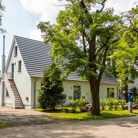 Drei Akazien 1 * Neuhaus (Mecklenburg-Vorpommern)
